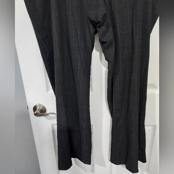 Lane Bryant Black Checkered Trousers in Size 22 Average - Picture 4 of 11